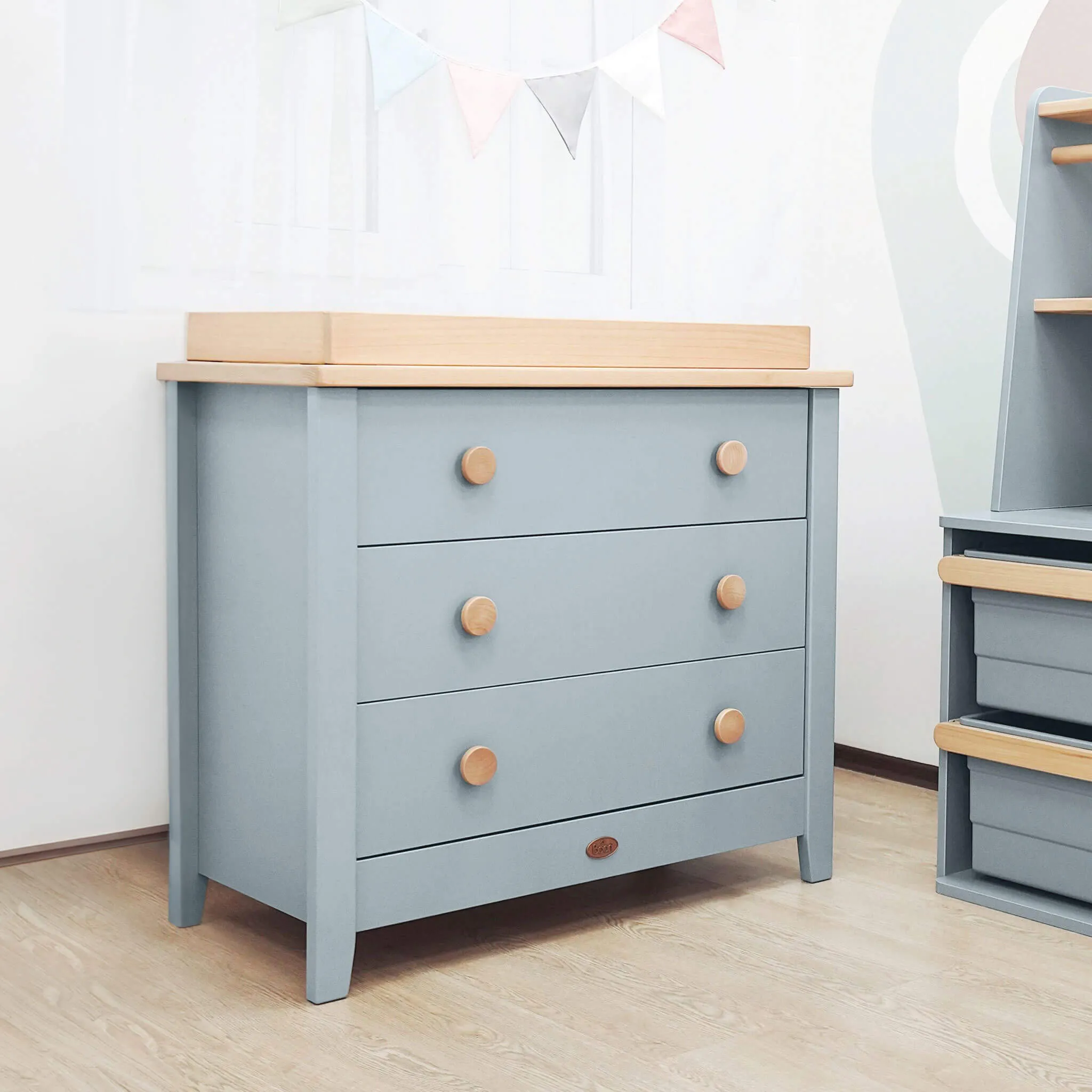 Universal 3 Drawer Chest